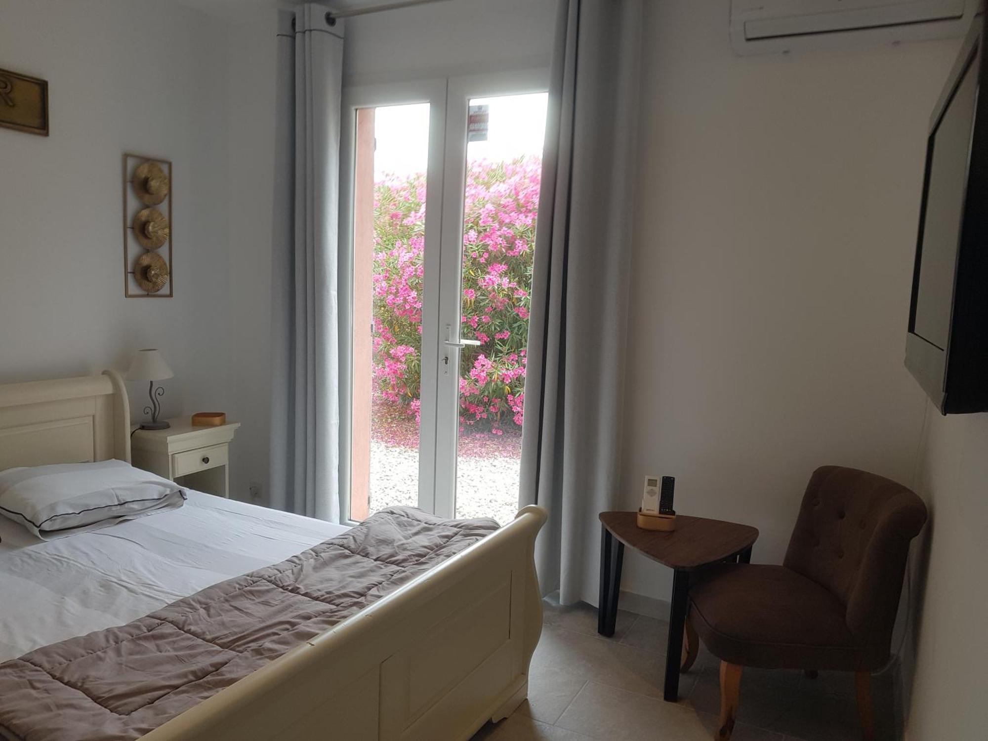 Les Lezards 2 Au Soleil Draguignan Bed & Breakfast Bagian luar foto