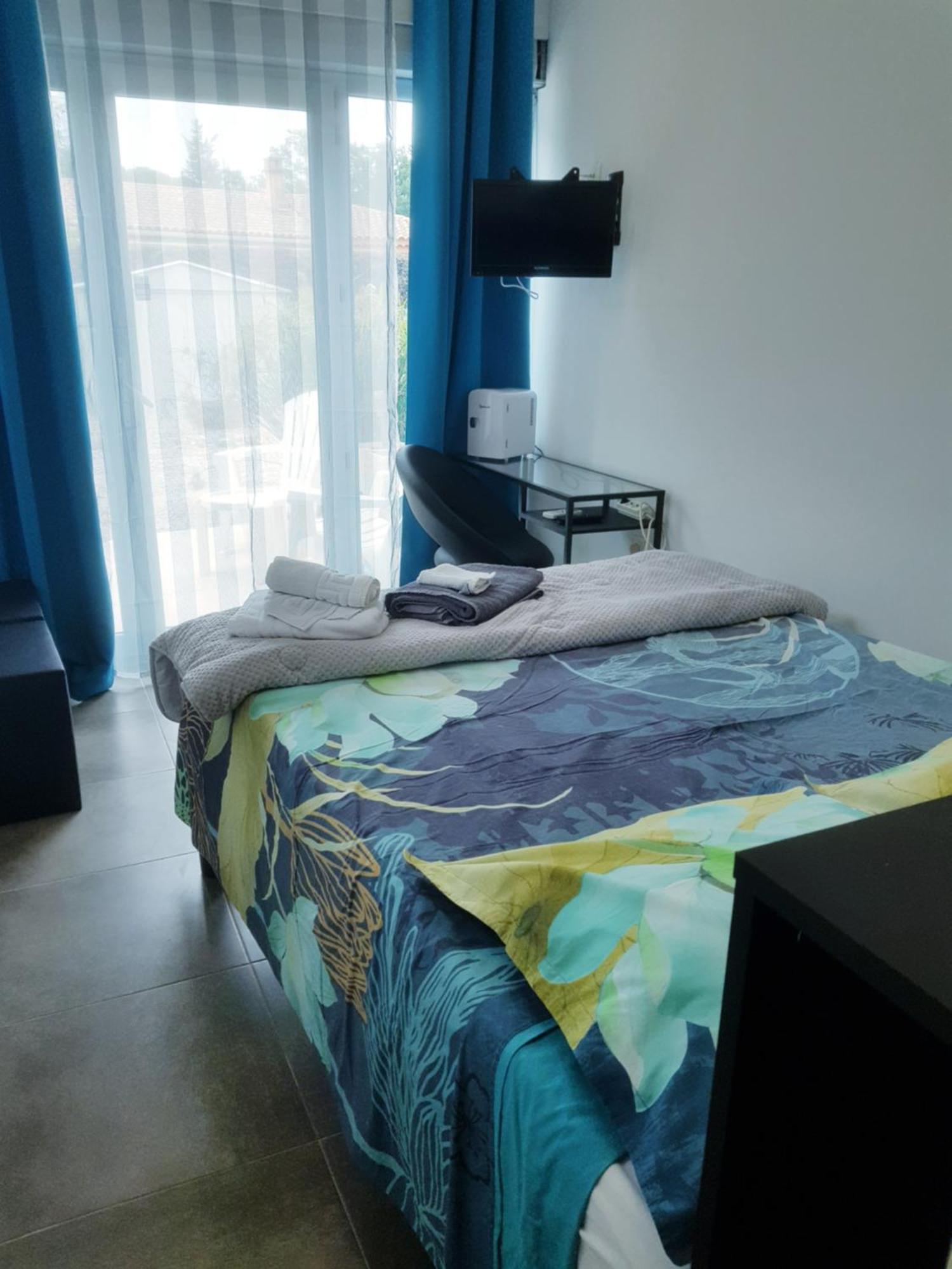 Les Lezards 2 Au Soleil Draguignan Bed & Breakfast Bagian luar foto